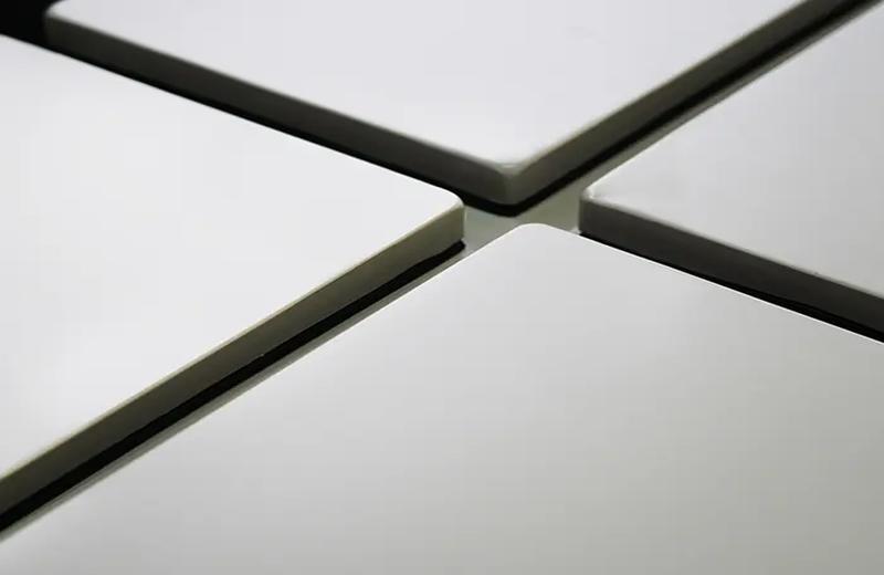 จากอาคารสู่การตกแต่งภายใน: การใช้งานที่สำคัญของแผงเทปคาสเซ็ต