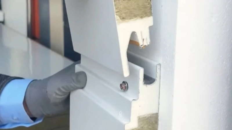 คุณไม่เคยเห็นแผ่นผนังม่านโลหะแบบนี้มาก่อน!!!