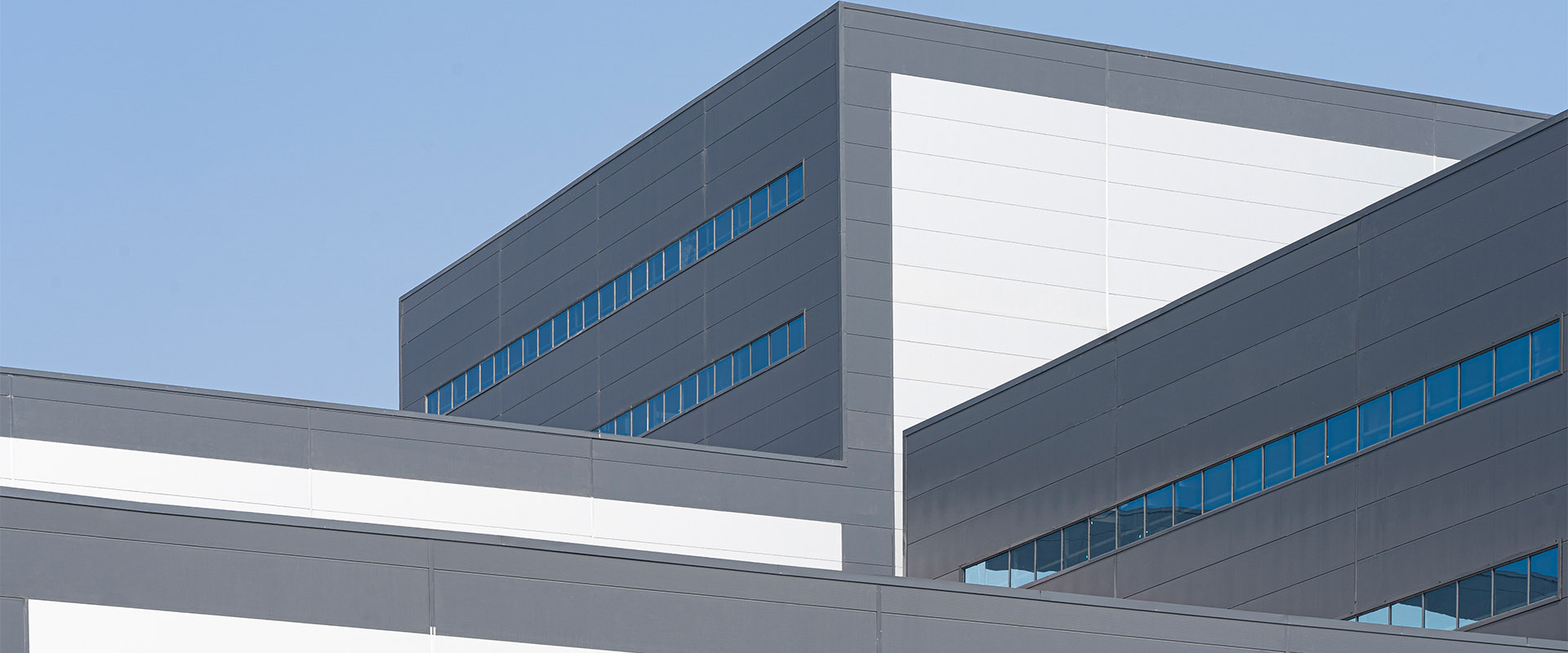 Fabrications ในชุดแผงแซนวิช