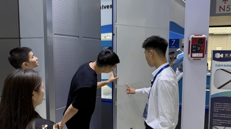 HEADSTREAM Shines at 2025 IDCE Expo with Innovative Data Center Enclosure Solutions